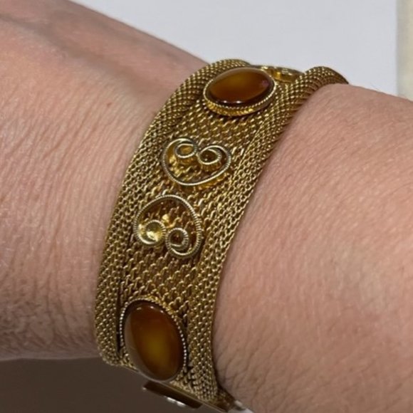 Celebrity NY Vintage gold tone mesh Tiger Eye bracelet signed - Picture 8 of 8